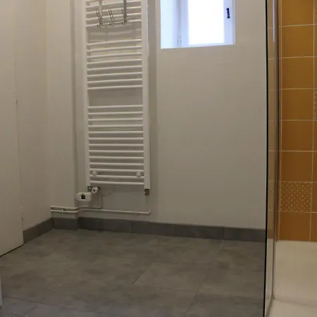 Сasa de vacaciones Pleuville, 5 Pieces, 9 Personnes - Fr-1-653-137 Pleuville