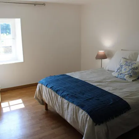Сasa de vacaciones Pleuville, 5 Pieces, 9 Personnes - Fr-1-653-137 *