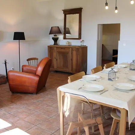 Pleuville, 5 Pieces, 9 Personnes - Fr-1-653-137 Сasa de vacaciones *